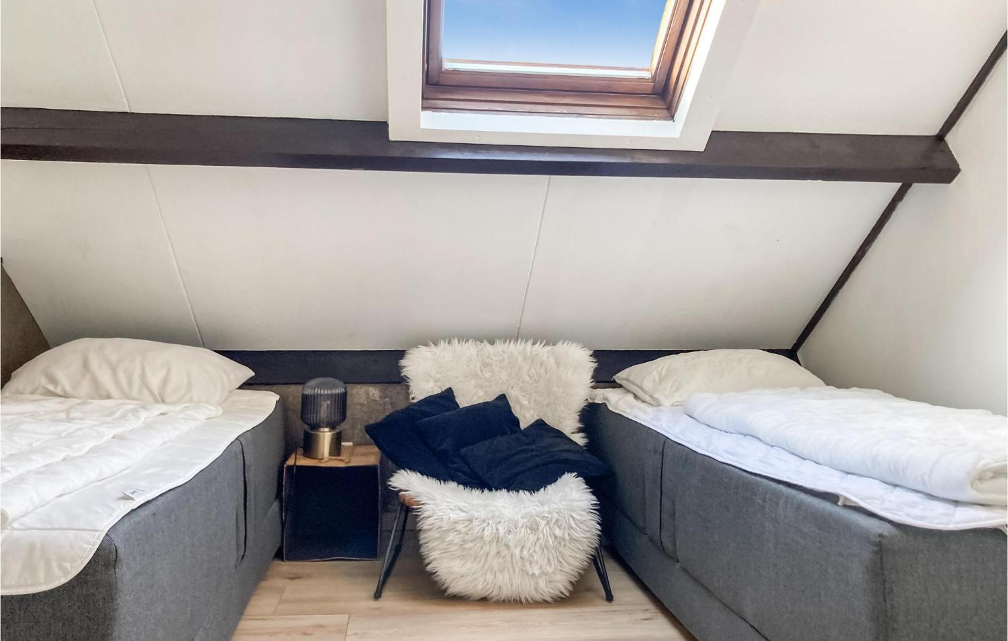 3 Bedroom Gorgeous In Stavenisse